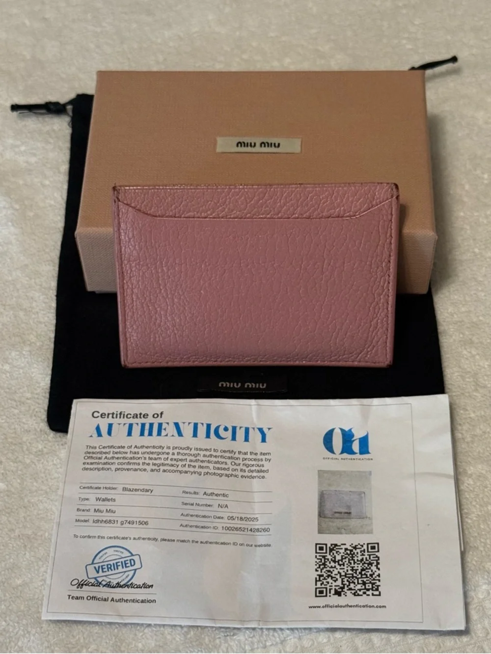 Miu Miu Rose Pink Leather Card Holder with Gold Logo - Picture 3 of 4